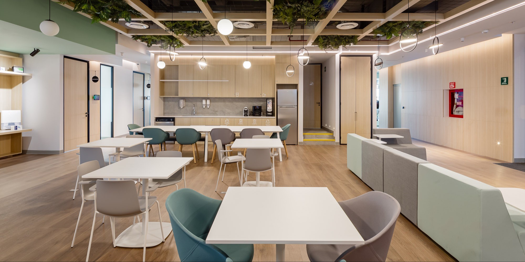 El nuevo código del trabajo: interiorismo corporativo entre la inteligencia artificial y el bienestar