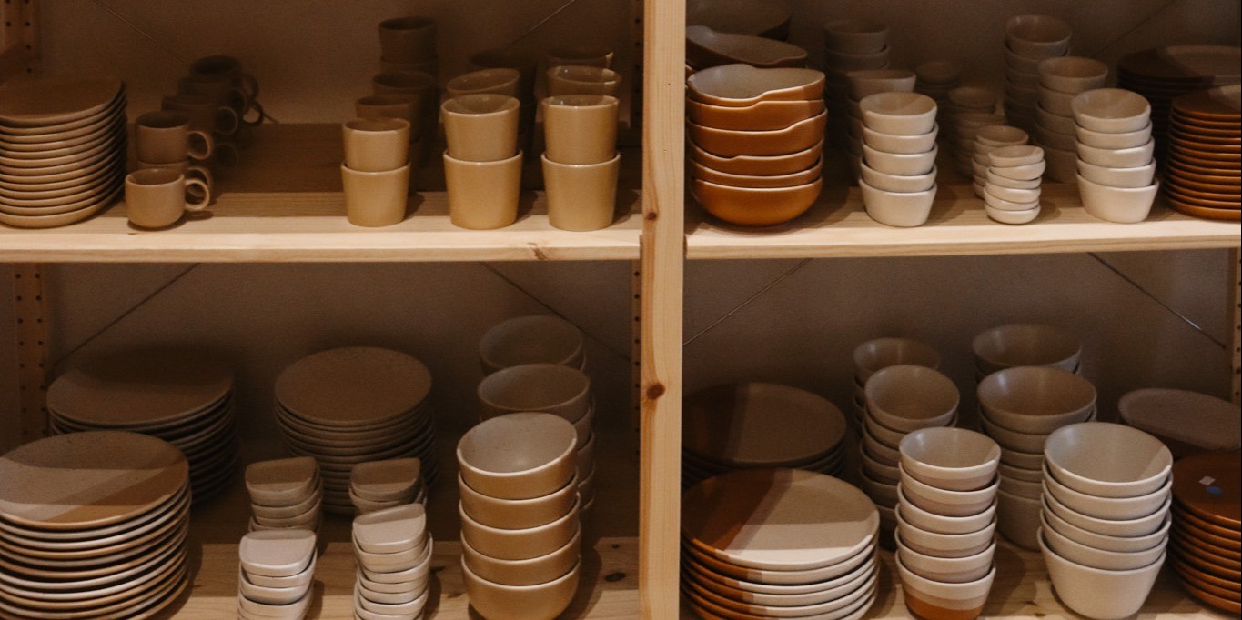 Lo que el fuego termina de contar: la cerámica viva de MENAT Studio