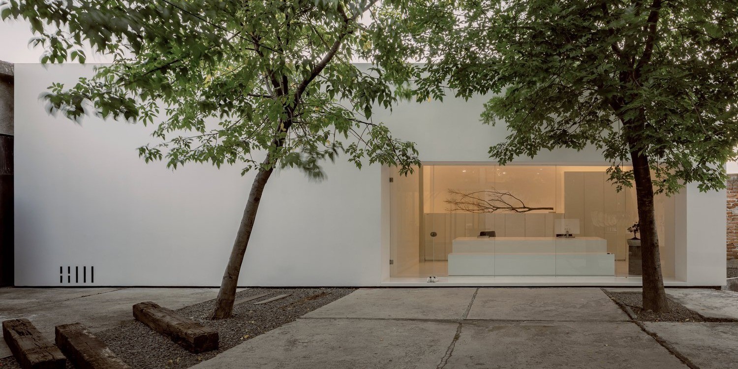 Contemplar como acto de diseño: arquitectura del silencio en tiempos de ruido