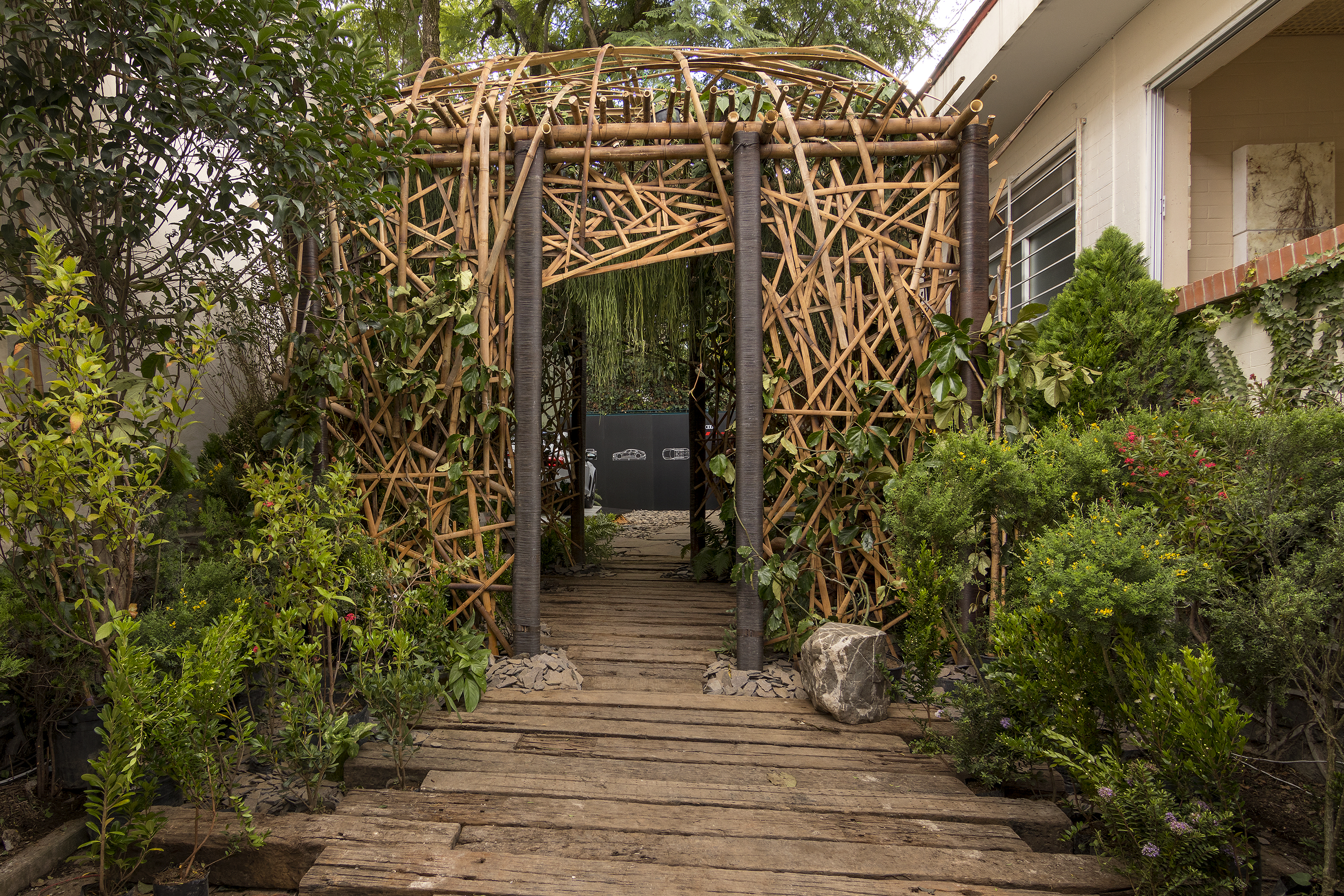 Jardín de Acceso Taller Entorno